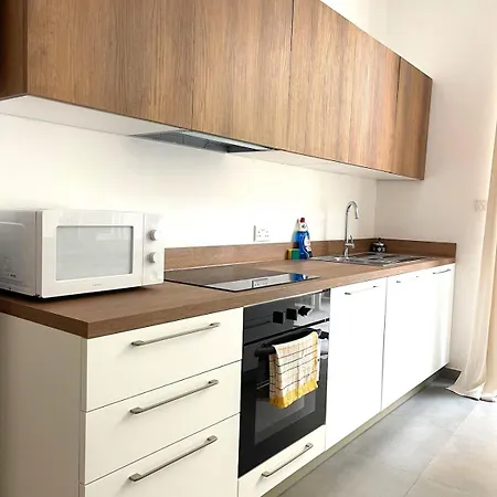 Central Sliema Stay Lägenhet