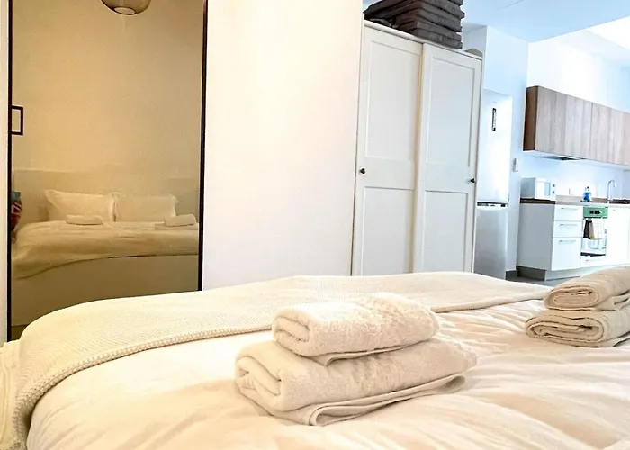 Central Sliema Stay Апартаменты *